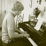 Photo from Bobby Lounge website